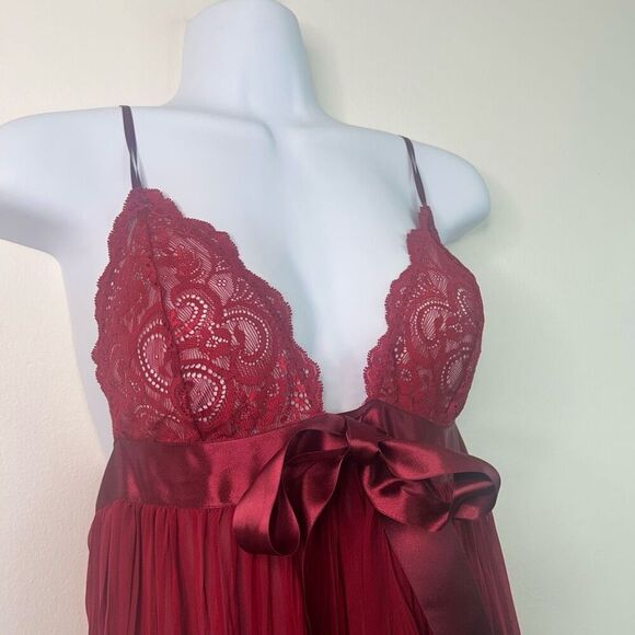 Victoria’s Secret Red Sheer Lace Pleated Romantic Babydoll Cami Top M Vamp - Picture 2 of 9